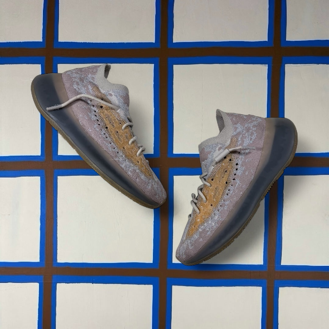 Yeezy Alien (sz9.5)