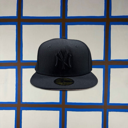 Yankees Fitted Pink Brim Cap (7 1/8)